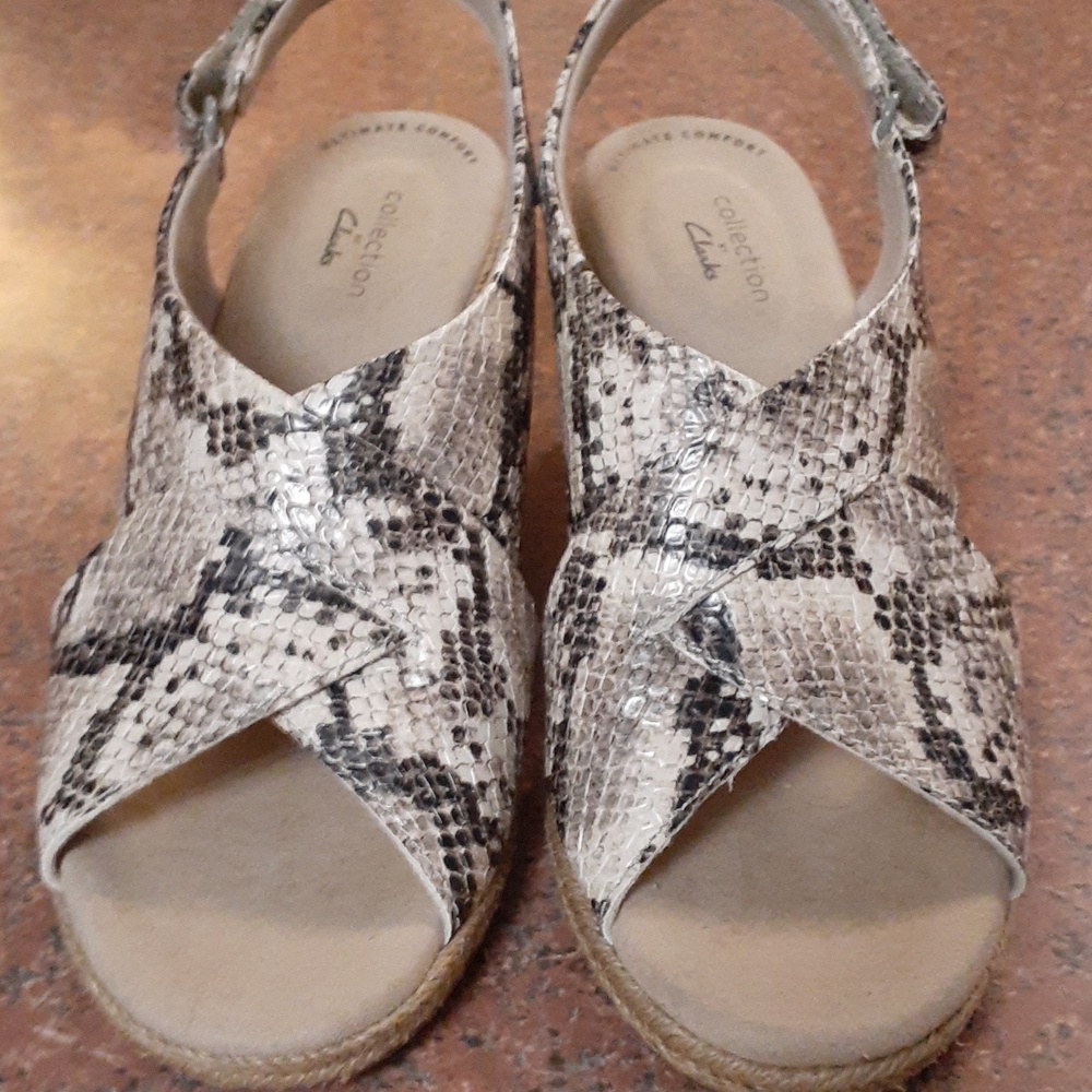 Clarks Snake-Print Wedge Sandals in Beige and Black size 9 - Picture 3 of 5